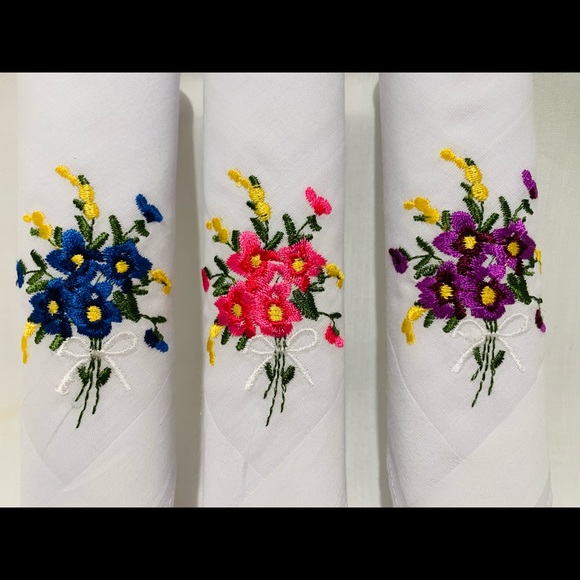 Handkerchief Set of 3 Embroidered Floral Design - Picture 1 of 3